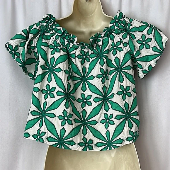 Skies Are Blue NWT Green/White Floral Short Sleeve Crop Top Shirt **Sz XS**🌸🌸 - Picture 2 of 6